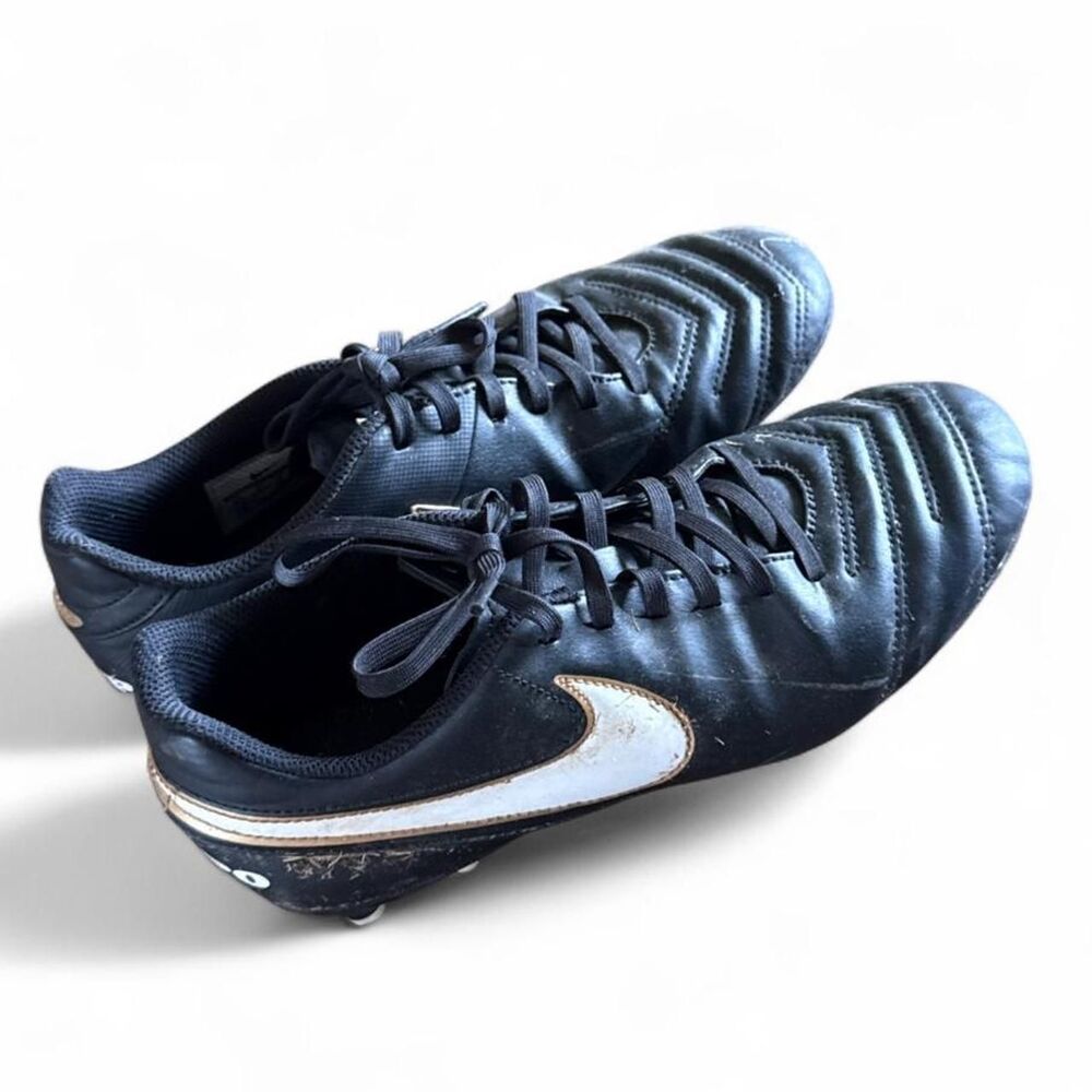 Nike kids Black Soccer Cleats